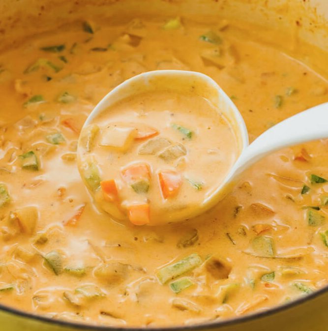 LOW-CARB CREAMY VEGETABLE SOUP